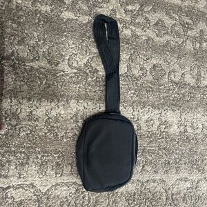 SHEIN Black Small Wristlet Cosmetic Pouch